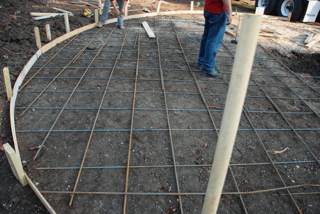 2010/05(May)/Firepit construction/1024x768_2010-05-29-20 Firepit Construction.jpg
